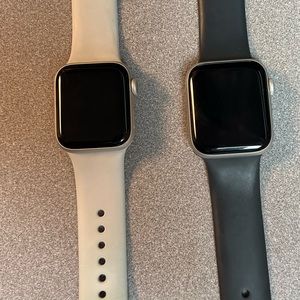 Apple Watch Series 5 aluminum (silver) with cellular and charger.